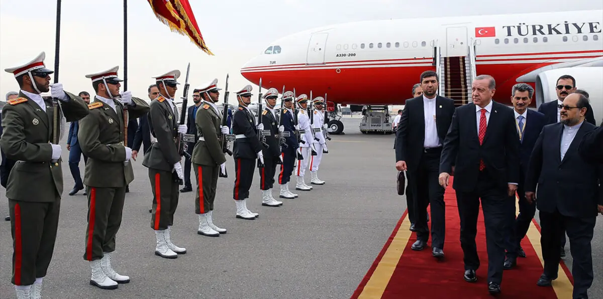 استقبال مرتبك لأردوغان في إيران (فيديوغراف)