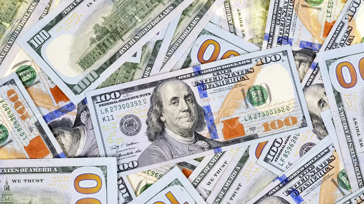 الدولار يرتفع مع بحث المستثمرين عن ملاذ آمن‎