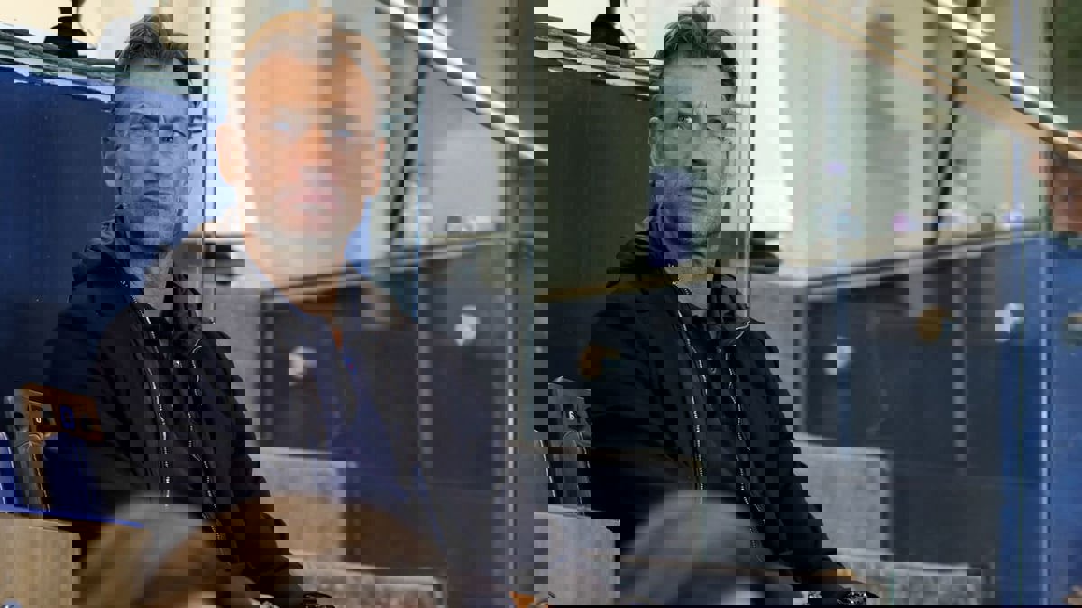 تصرف مفاجئ من رينارد بعد خسارة السعودية أمام مصر يشعل التكهنات!