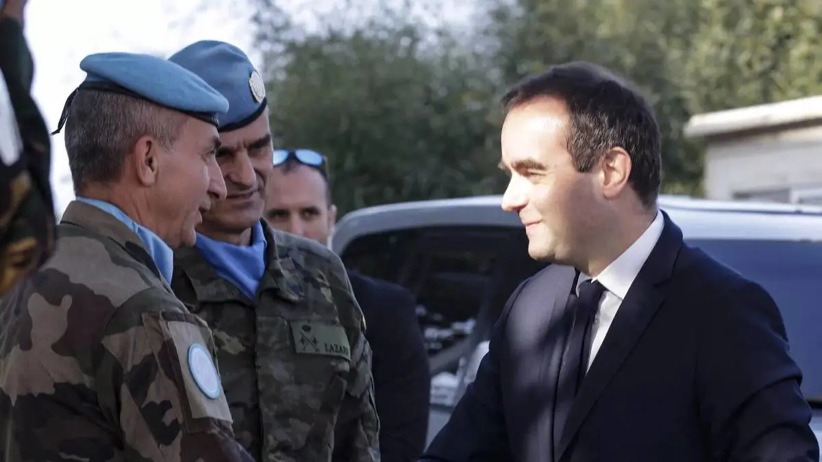 وزير الدفاع الفرنسي يدعو لـ"عدم زجّ" قوة اليونيفيل في وضعٍ خطر