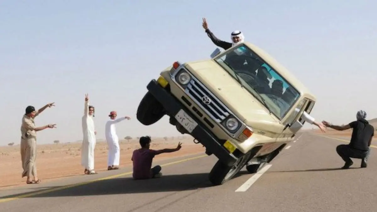 "كنق النظيم".. كيف عادت سيرة أشهر مفحط سيارات في السعودية؟