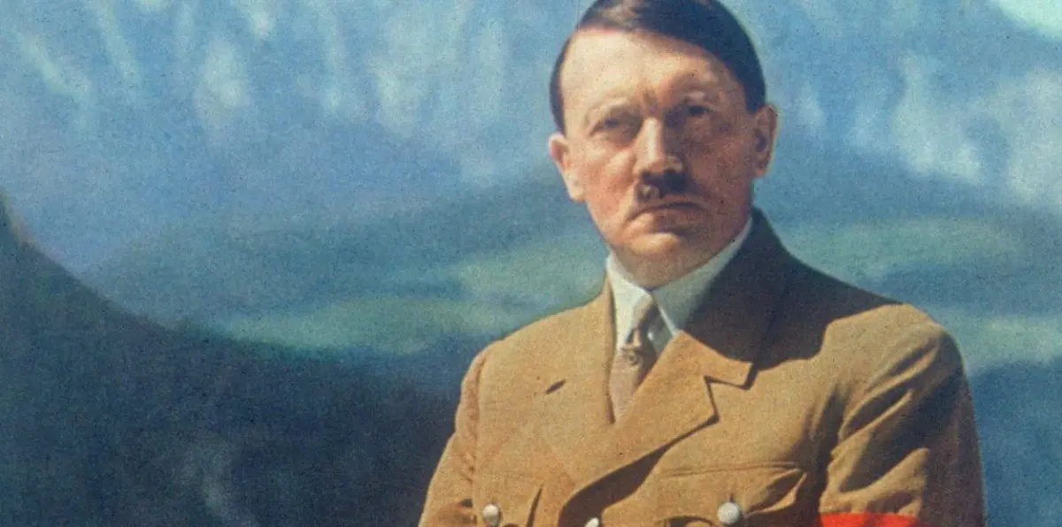 تقرير: هتلر كان شاذًا وأمضى عدة سنوات داخل نُزل للمثليين في النمسا