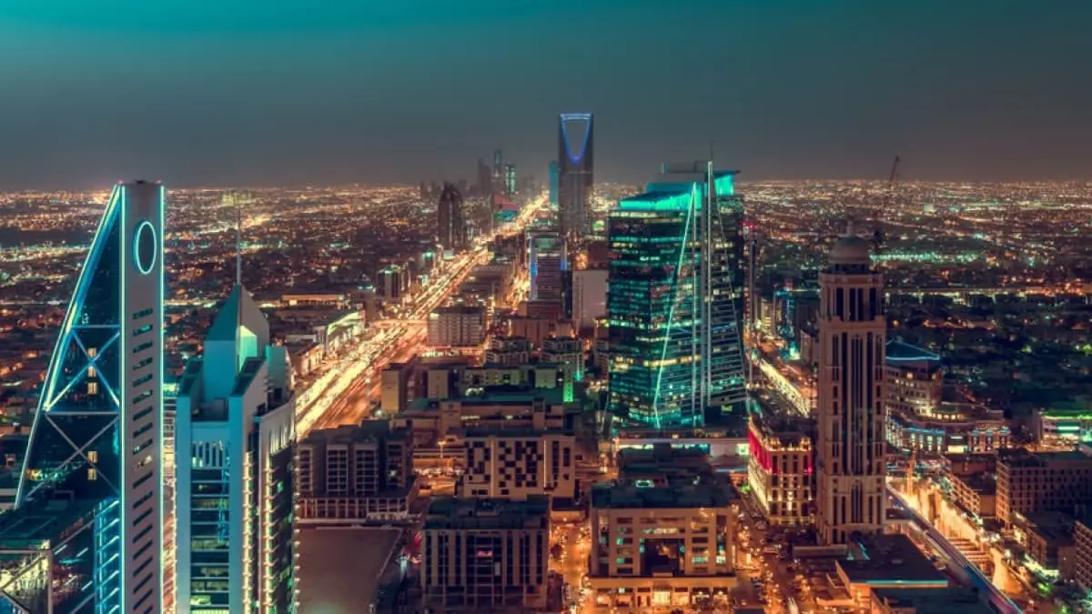 بلومبيرغ: الصندوق السيادي السعودي يعتزم اقتراض 7 مليارات دولار للاستثمار
