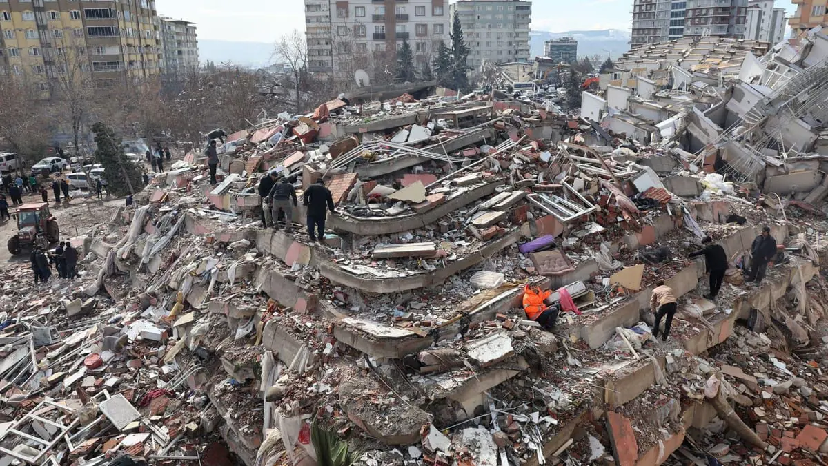 تركيا تواجه تحديا "يصعب استيعابه" لإزالة أنقاض الزلزال