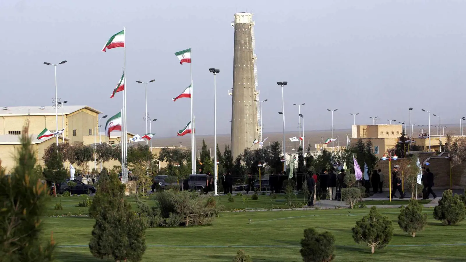 بالأقمار الصناعية.. إسرائيل تنشر صور المنشآت الإيرانية التي قصفتها