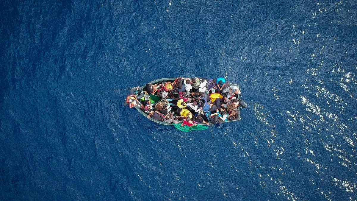 ولادة طفلة على متن مركب يقل مهاجرين قبالة جزر الكناري