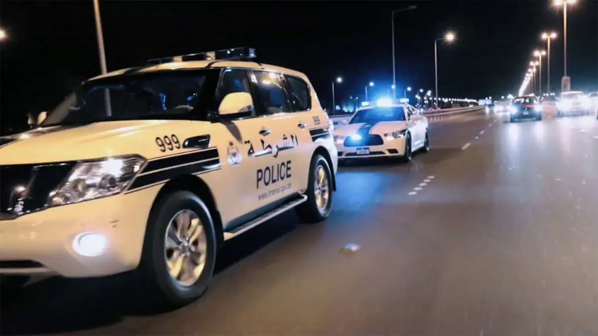 البحرين.. ضبط سائقي شاحنات افتعلوا مشاجرة بسبب أولوية السير