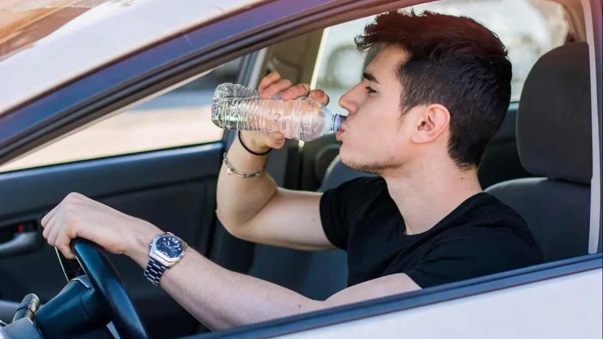 بريطانيا تتجه لتغريم السائقين الذين لا يشربون كمية كافية من الماء