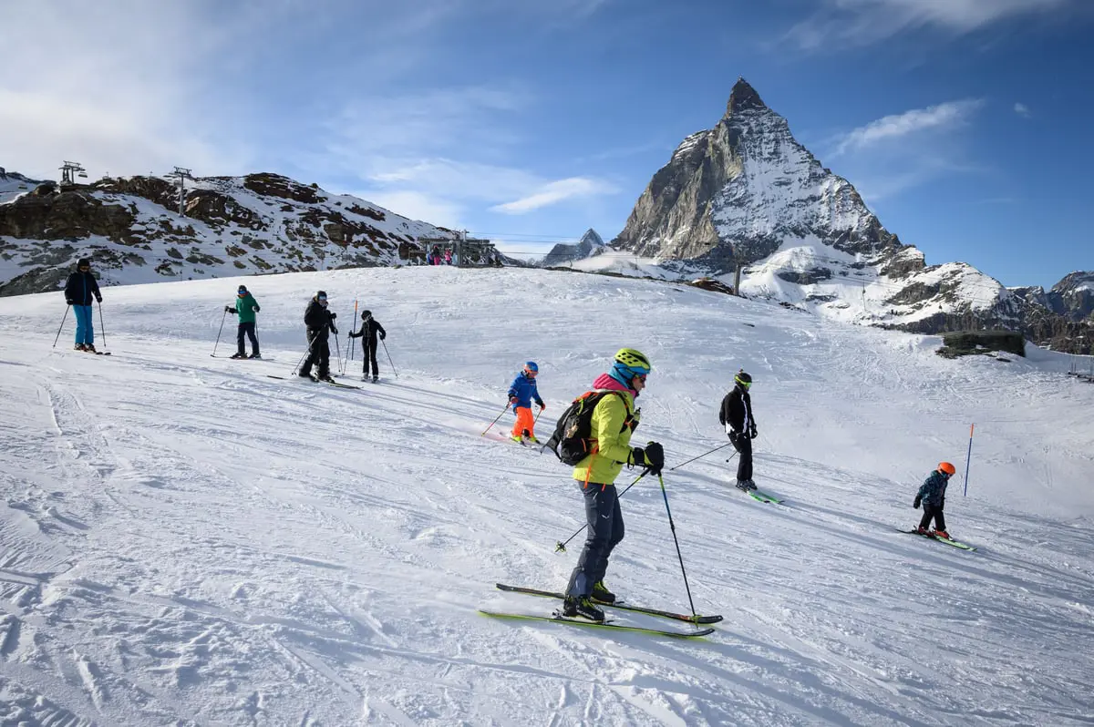 العثور على جثث خمسة متزلجين في سويسرا