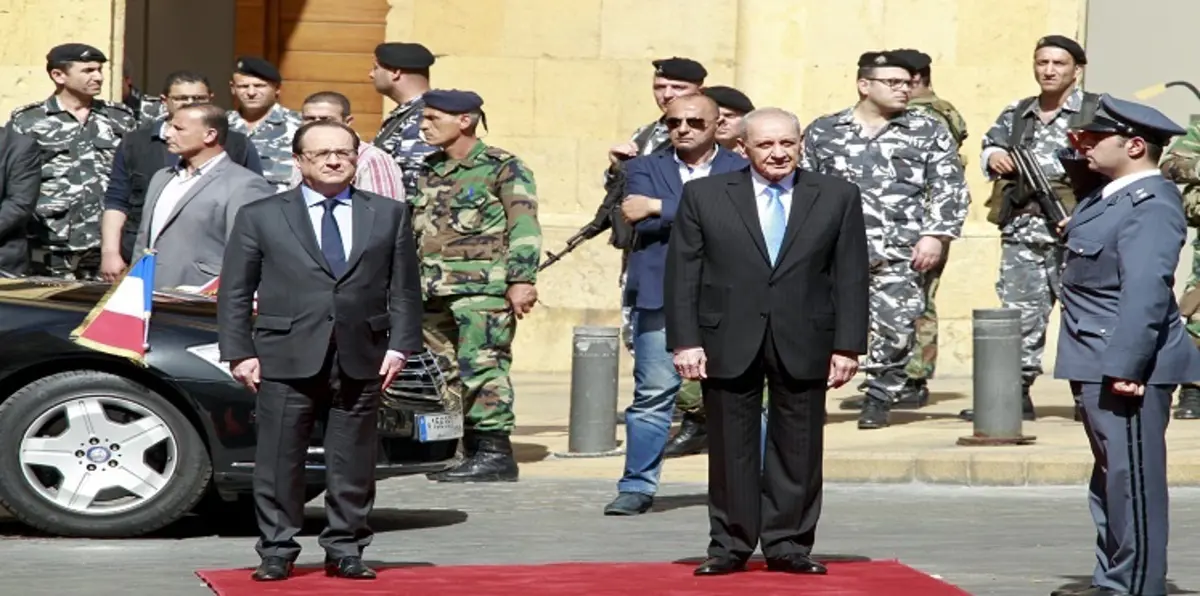 أولاند يصل لبنان في مستهل جولة شرق أوسطية