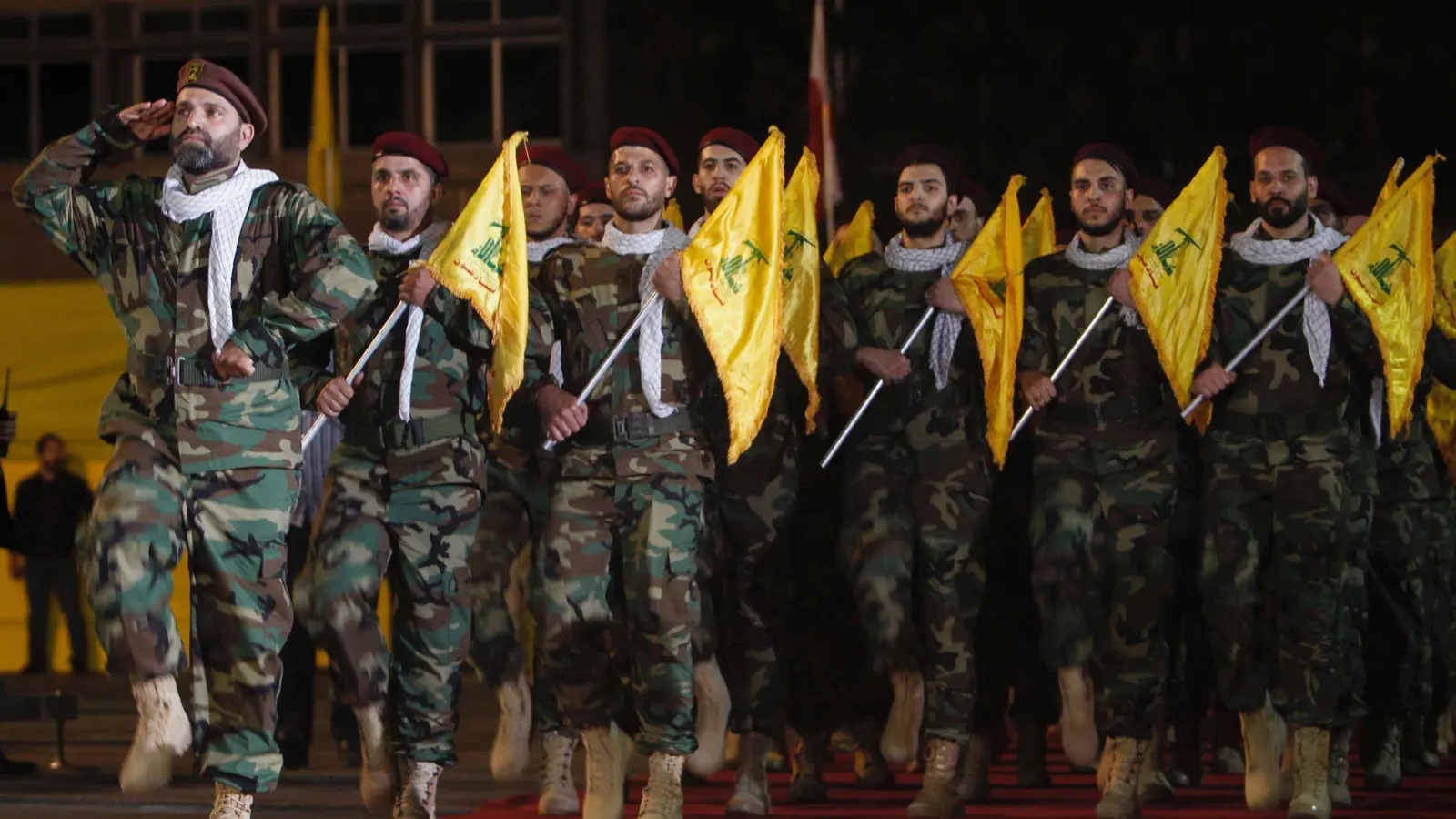 حزب الله أمام تحدي "ضبط النفس".. هل يفلت من "الفخ" الإسرائيلي؟