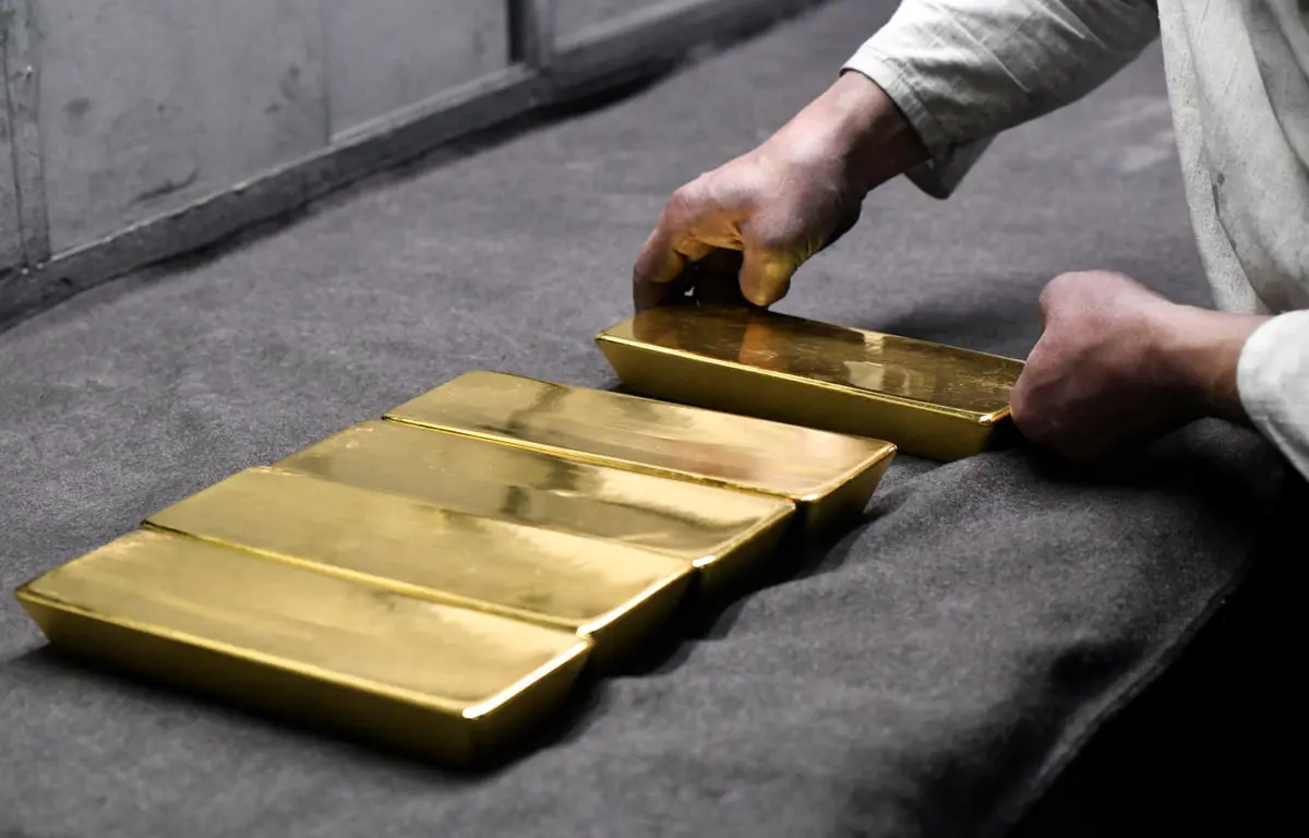 انخفاض أسعار الذهب وسط ارتفاع الدولار