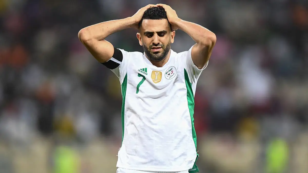 رياض محرز يطلب مهلة للتفكير بمستقبله مع منتخب الجزائر