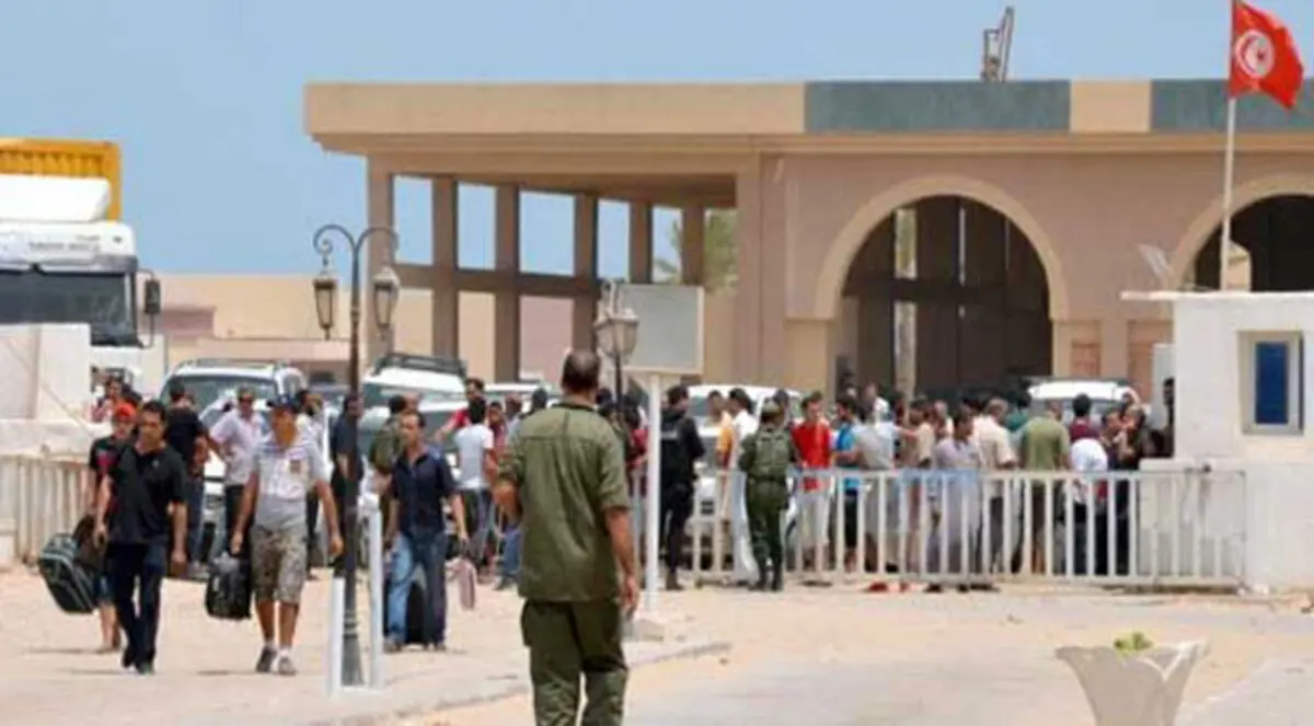 الرباط تجلي آلاف المغربيين من ليبيا