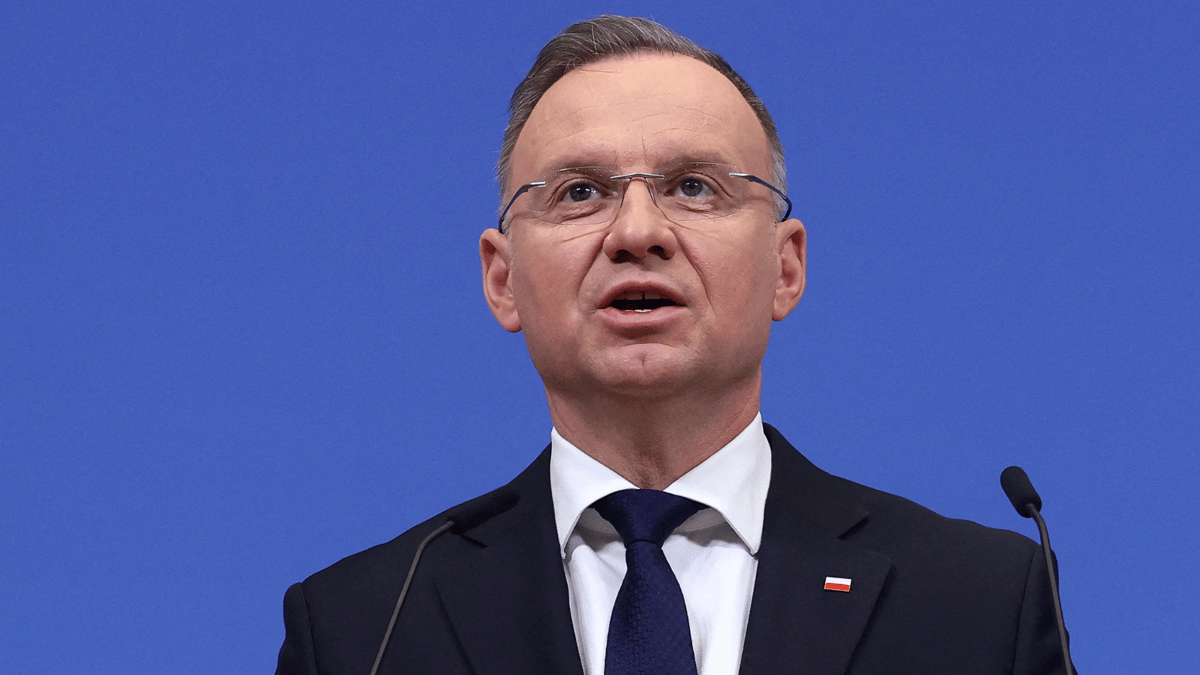 الرئيس البولندي يؤكد "استعداد" بلاده لنشر أسلحة نووية على أراضيها