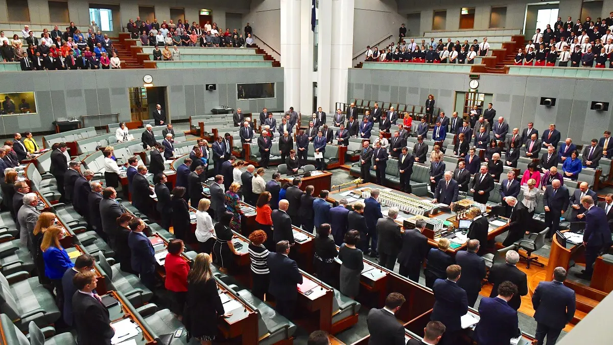فضيحة في أستراليا مع نشر أشرطة فيديو تظهر أعمالا جنسية في البرلمان‎