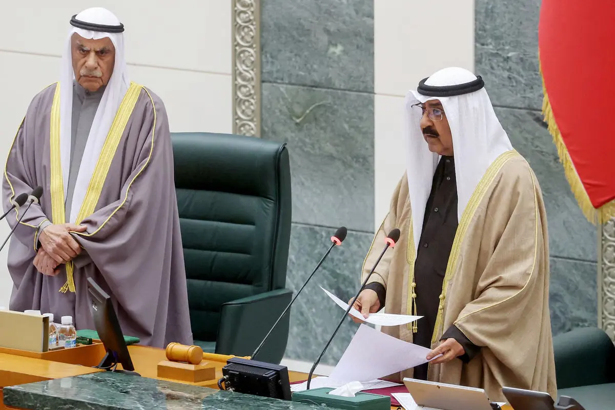في أول خطاب بعد أدائه اليمين الدستورية.. أمير الكويت ينتقد الحكومة والنواب