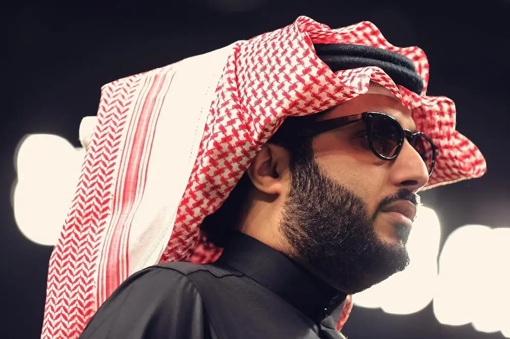 آل الشيخ يفاجئ عمرو أديب بفريقه المفضل في نهائي كأس مصر (فيديو)


