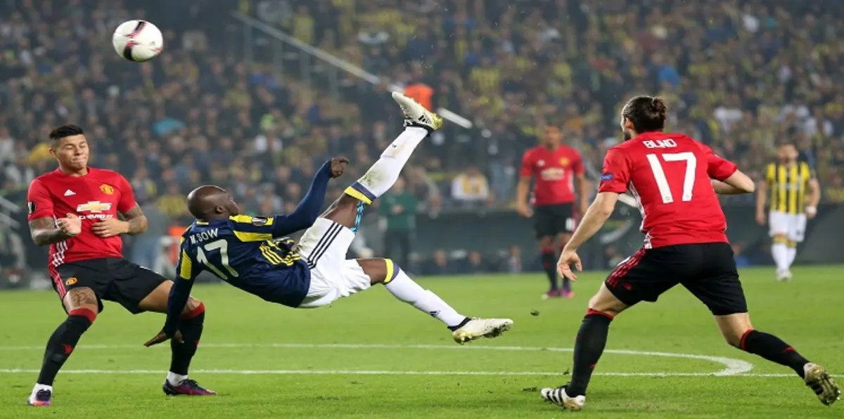 السعودية.. جماهير الهلال تتوّج لاعبًا سنغاليًا على حساب نجم النصر