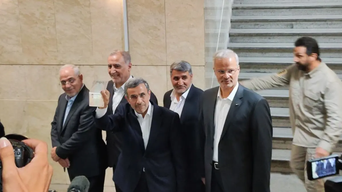 أحمدي نجاد يترشح لانتخابات الرئاسة الإيرانية (فيديو)