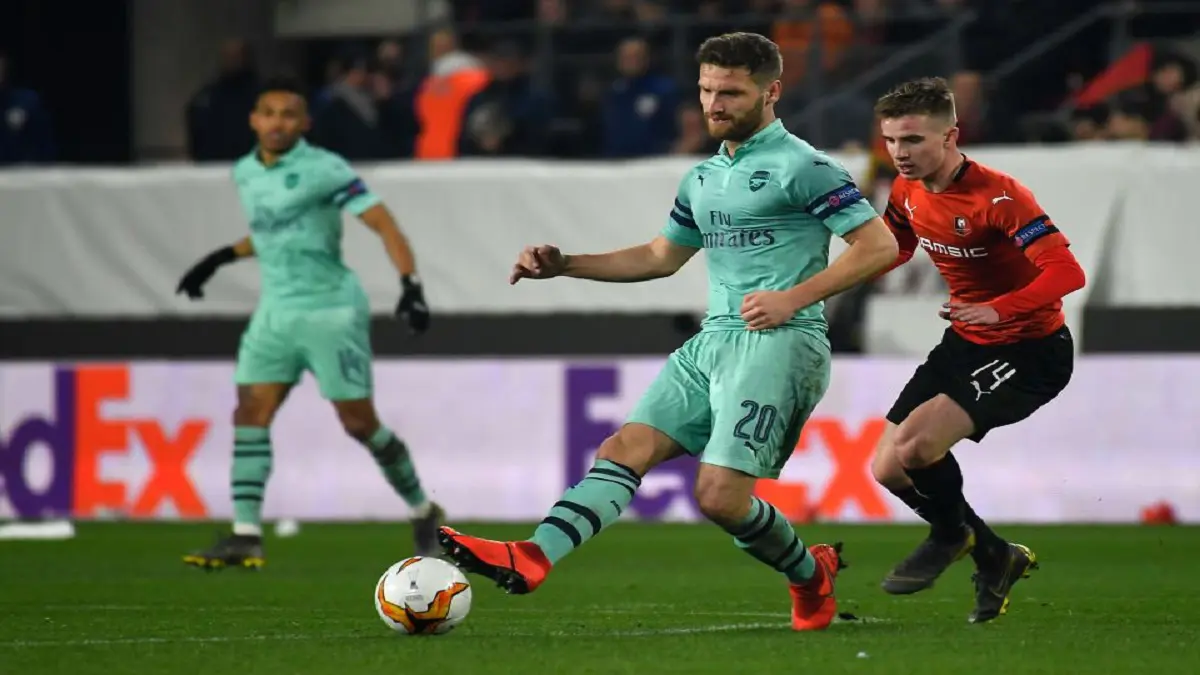 الدوري الأوروبي.. جماهير رين تعتدي على نجم آرسنال أثناء تلقيه العلاج
