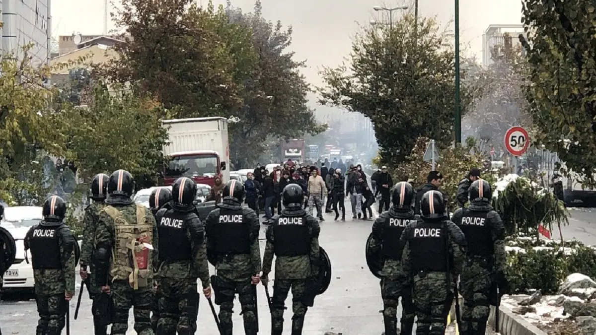 طهران تحدد 9 مواقع للاحتجاج شريطة "الدفاع عن النظام"
