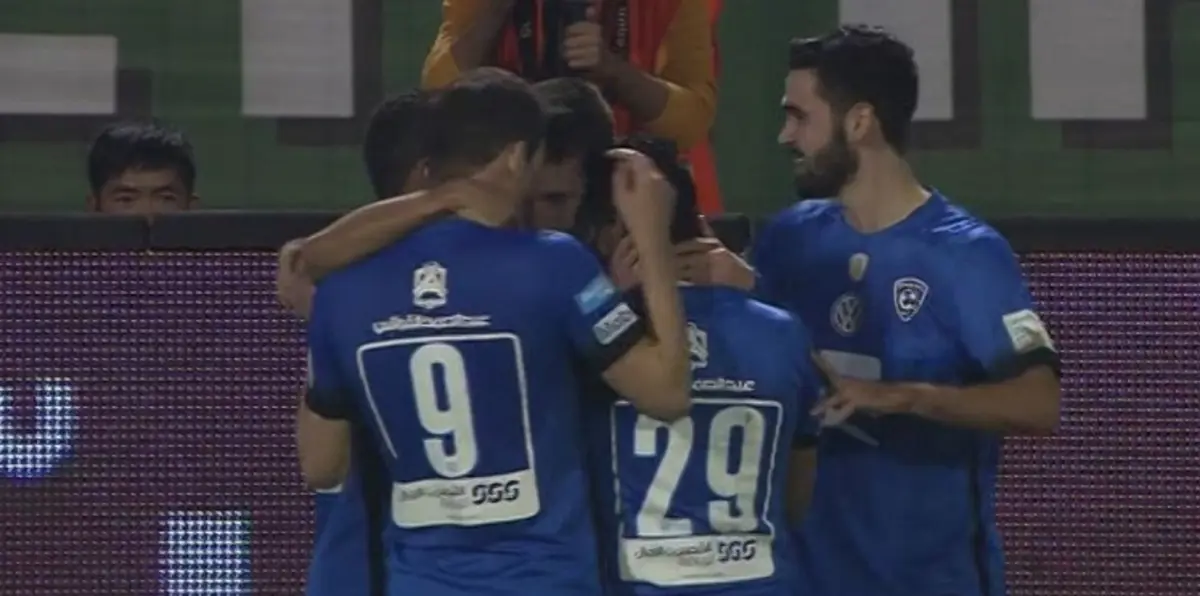 الهلال يستعيد صدارة الدوري السعودي وخربين يهدر ركلة جزاء