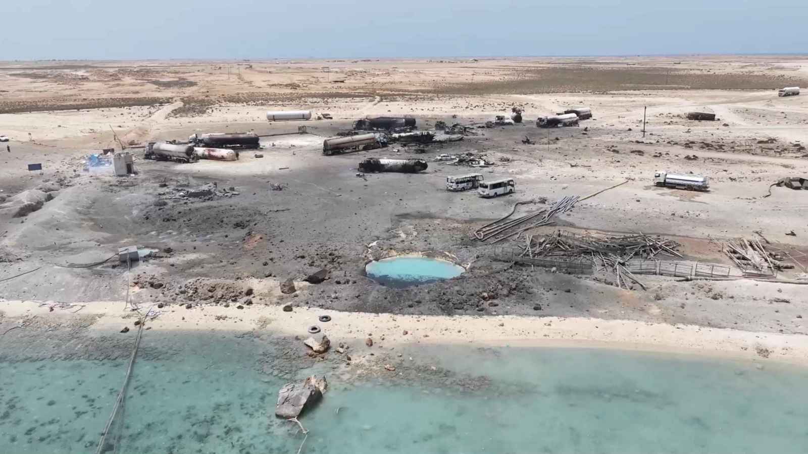 رغم التصاريح الأممية.. الحوثيون يحتجزون سفنًا في ميناء رأس عيسى | إرم نيوز