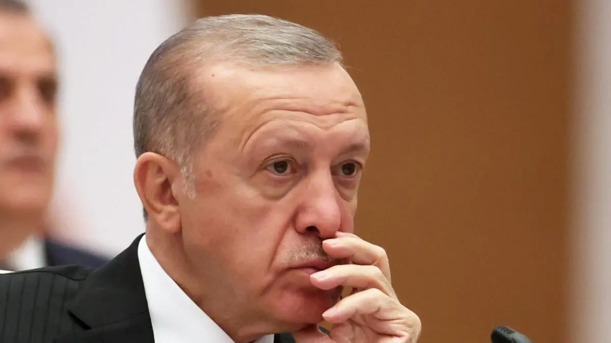 تركيا.. "كأس ماء" أردوغان يطرح سؤال ثقته بمحيطه