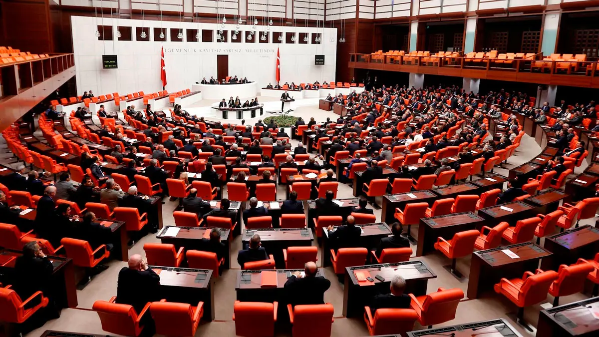 البرلمان التركي يمدد تفويض أردوغان بالعمليات العسكرية في سوريا والعراق