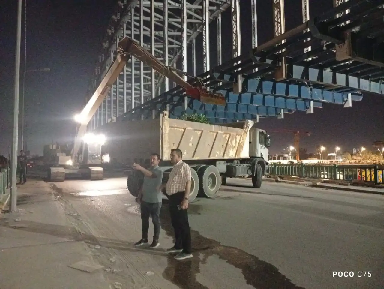 حملة حكومية لإزالة زهرة النيل من نهر الفرات