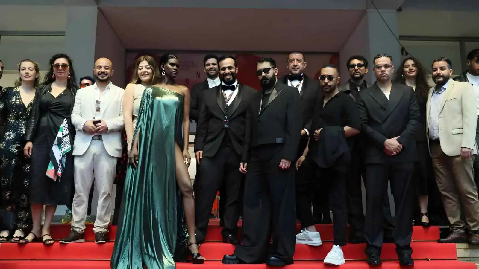 "عائشة لا تستطيع الطيران" يُحقق نجاحًا لافتًا في كان السينمائي