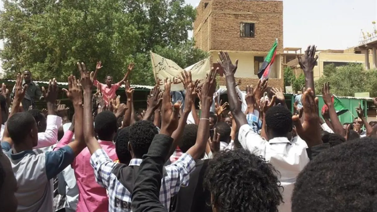 السودان.. مظاهرات في الخرطوم تطالب بإقالة مسؤولين