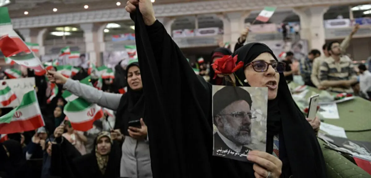 رئيسي يهدد روحاني بنشر تسجيل صوتي له