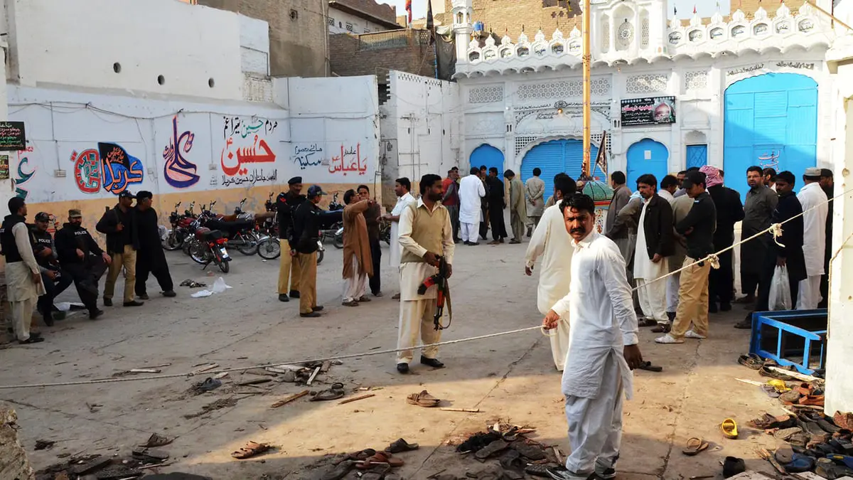 56 قتيلا إثر تفجير بمسجد للشيعة في بيشاور الباكستانية