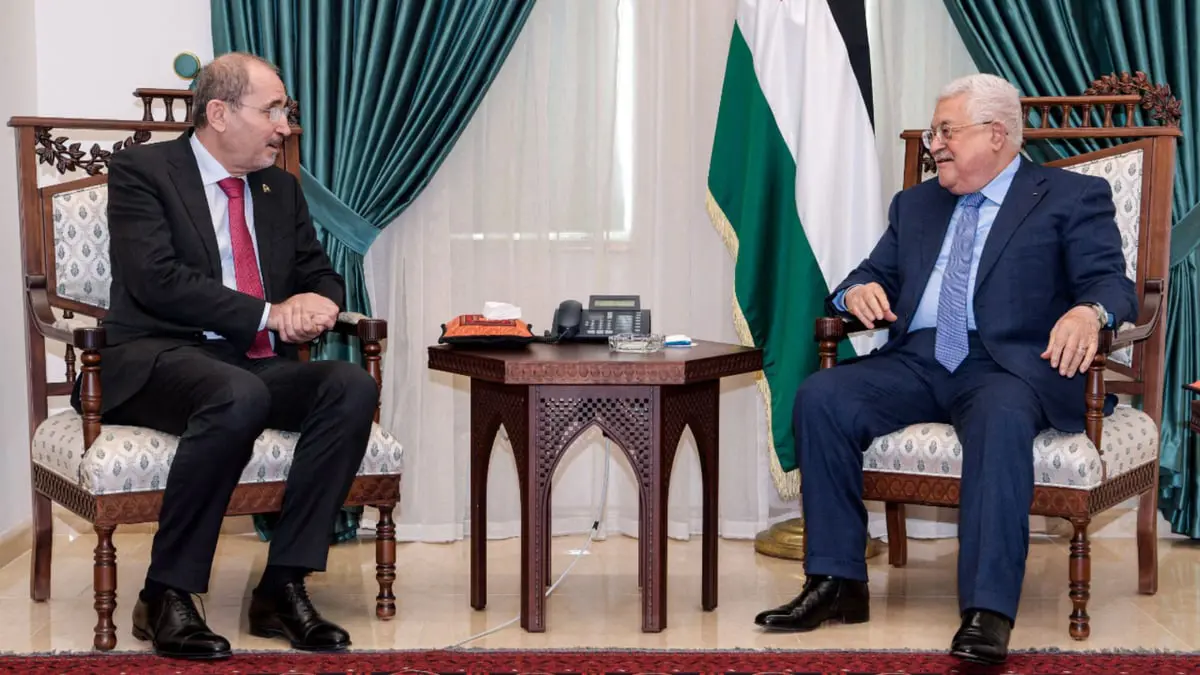 عباس يبحث مع وزير خارجية الأردن سبل إنهاء "الجمود" بشأن الملف الفلسطيني