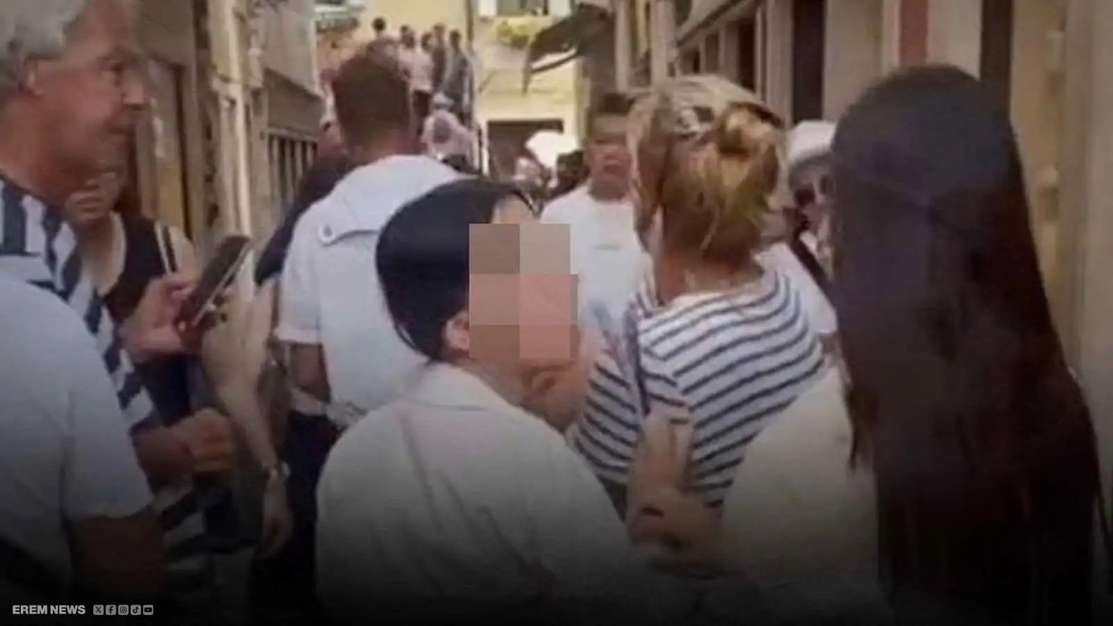 اشتباك مفاجئ في إيطاليا.. سائحة أمريكية تواجه مراهقتين حاولتا سرقتها
