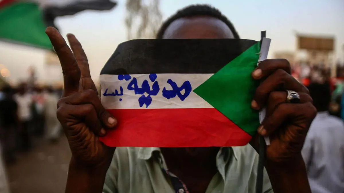 السودان.. الأمن يطلق قنابل الغاز على متظاهرين في الخرطوم