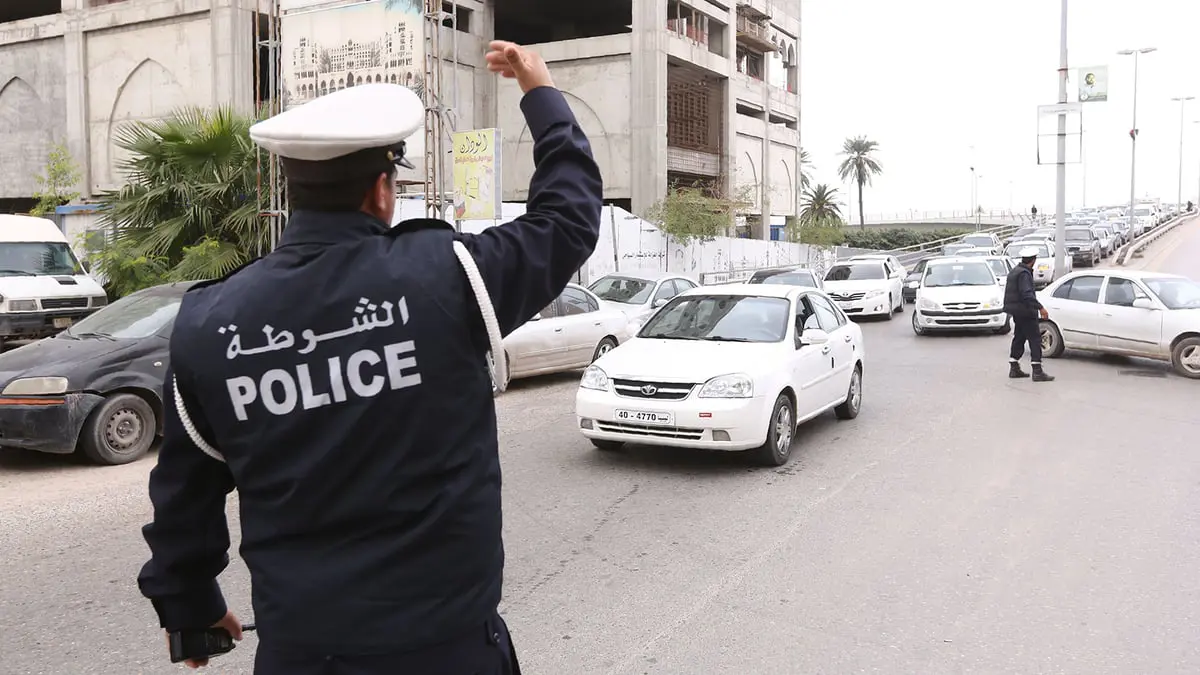 فرار مدير أمن ليبي عقب احتجاج عناصر شرطة على خصم رواتبهم
