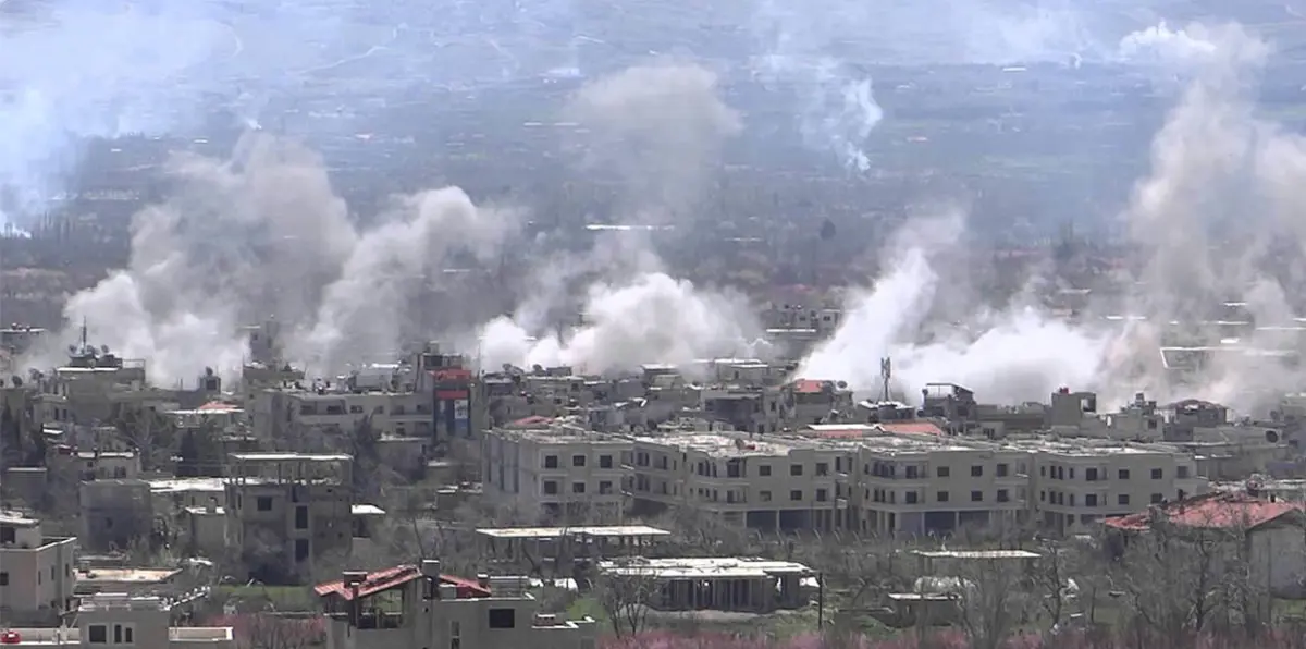 المرصد: غارة تقتل 15 طفلًا يحتمون في قبو مدرسة بغوطة دمشق
