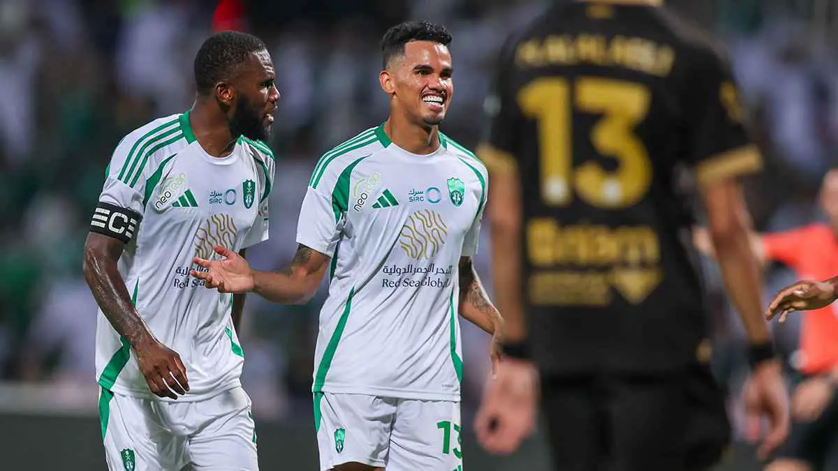 بعد الشد العضلي.. موقف ثنائي الأهلي السعودي من نهائي دوري أبطال آسيا