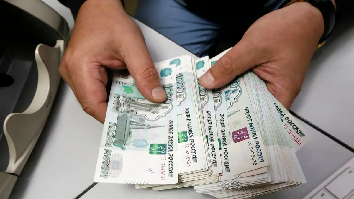 روسيا تدفع 3.9 مليار روبل على كوبون سندات مقومة بالدولار