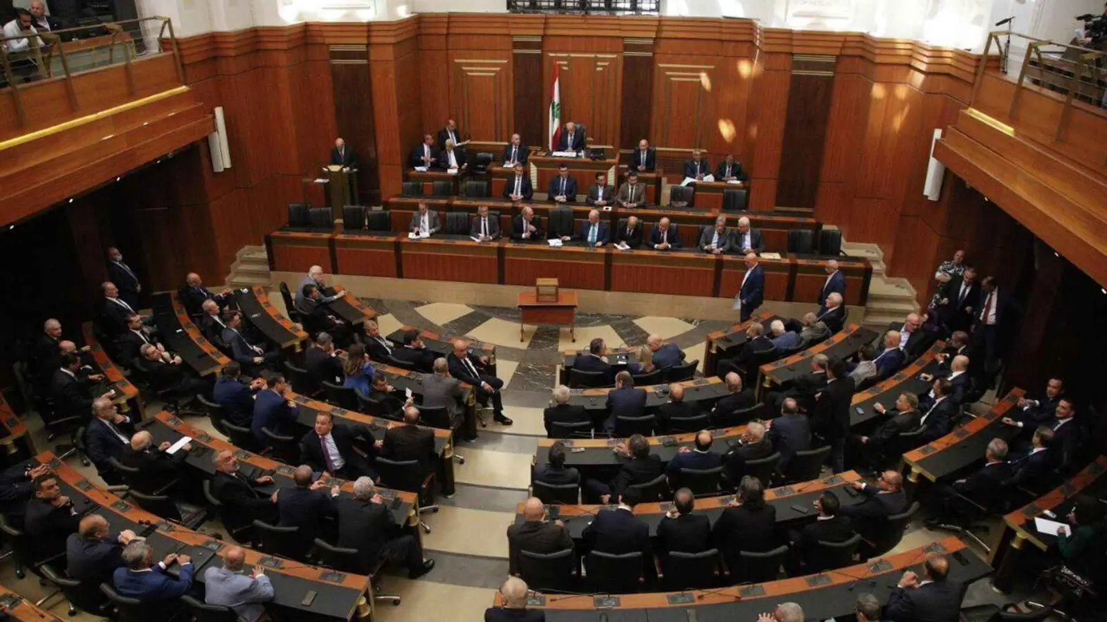 توتر سياسي يعرقل تحديد رئيس الحكومة في لبنان