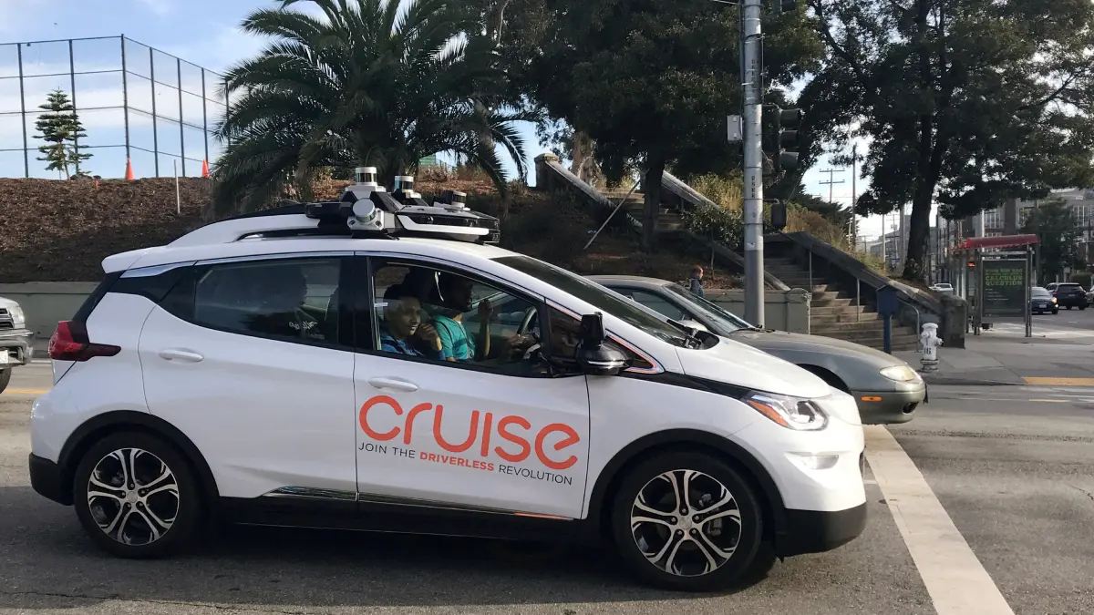 "وايمو" و "كروز" تنشران سيارات أجرة ذاتية القيادة في سان فرانسيسكو