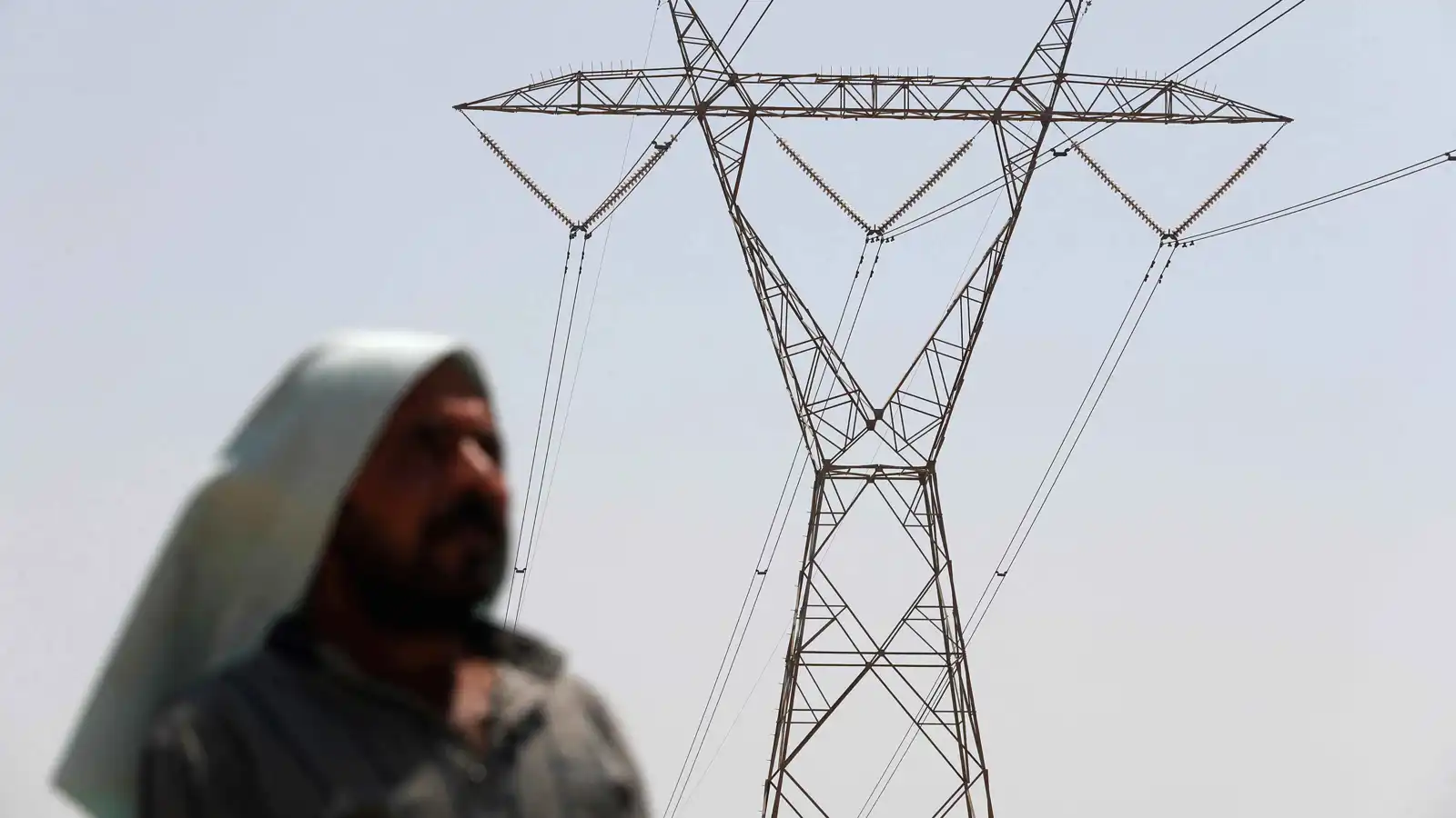 أبراج كهرباء في العراق