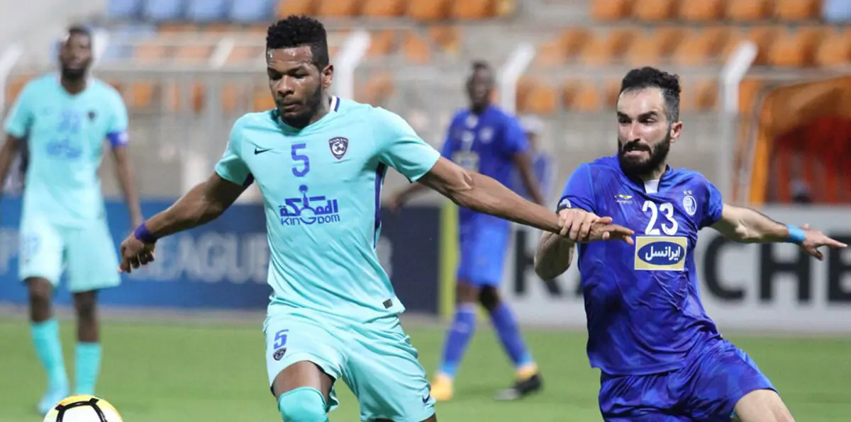 مباراة الهلال والاستقلال.. شباك "الزعيم" تتلقى الهدف الأول بخطأ عكسي (فيديو)