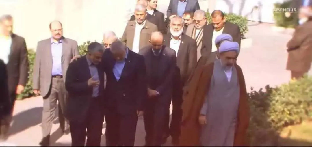 صورة تظهر سليماني والسنوار وهنية خلال زيارة لوفد من "حماس"