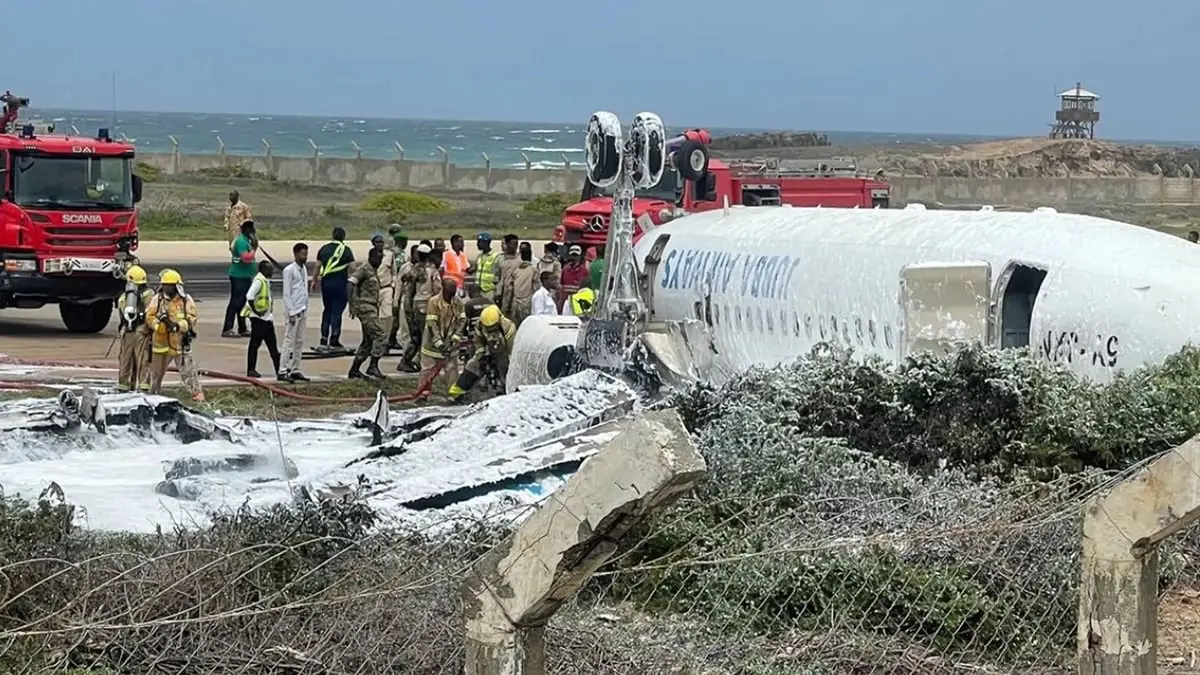 تحطم طائرة صومالية أثناء هبوطها بمقديشو
