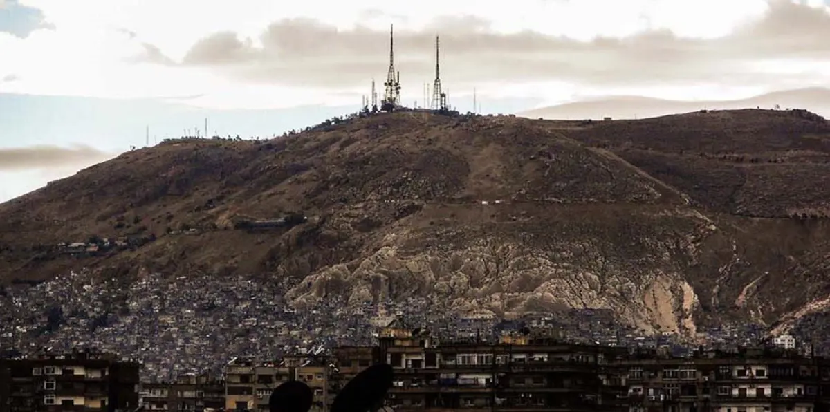 سوريا... انفجارات تضرب جبل قاسيون المطل على القصر الرئاسي في دمشق