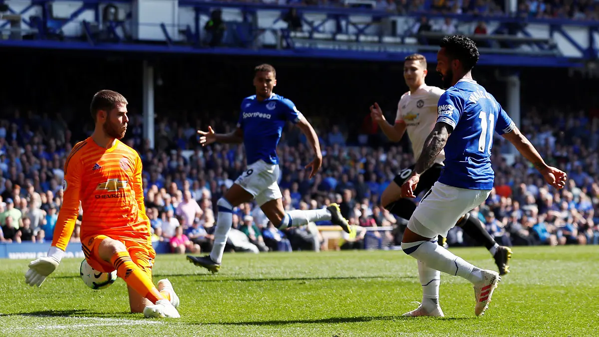 إيفرتون يلهب جراح مانشستر يونايتد برباعية ويقلص أحلامه في التأهل لدوري أبطال أوروبا (فيديو)
